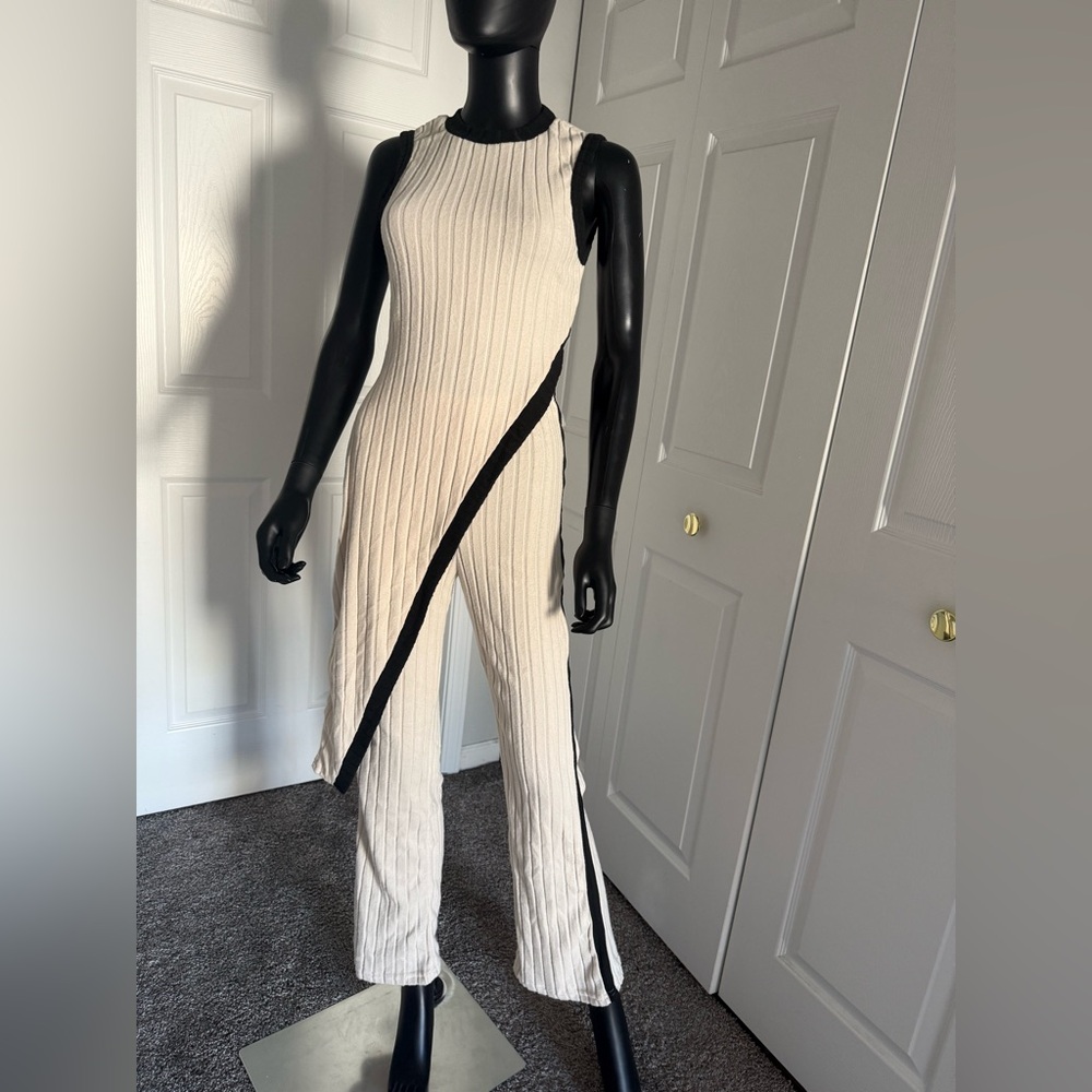 Cream and black set